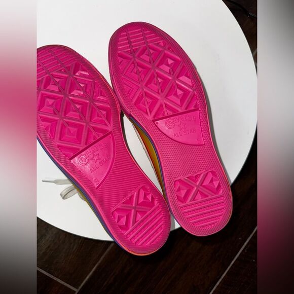 Converse All Star Rainbow Sole Low Tops 🎨
✨ - Picture 9 of 10